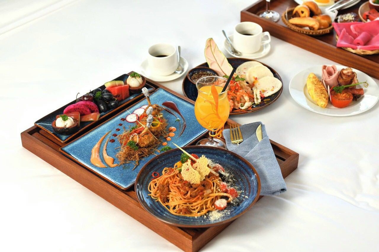 Lớp vân tự nhiên được hình thành trong quá trình nung tạo nên sự độc đáo cho mỗi sản phẩm gốm men hỏa biến