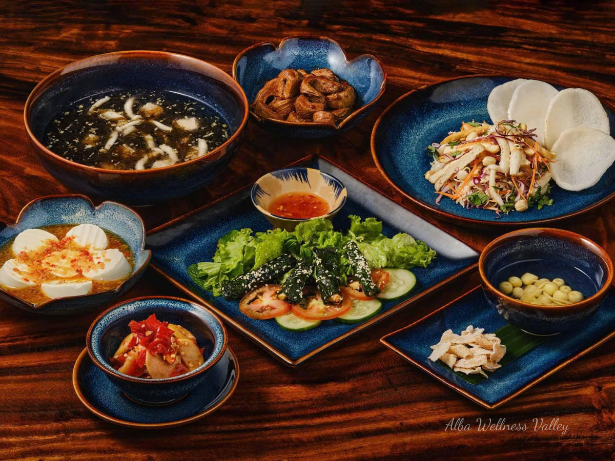 Bộ bát ăn nhà hàng được bày trí sang trọng