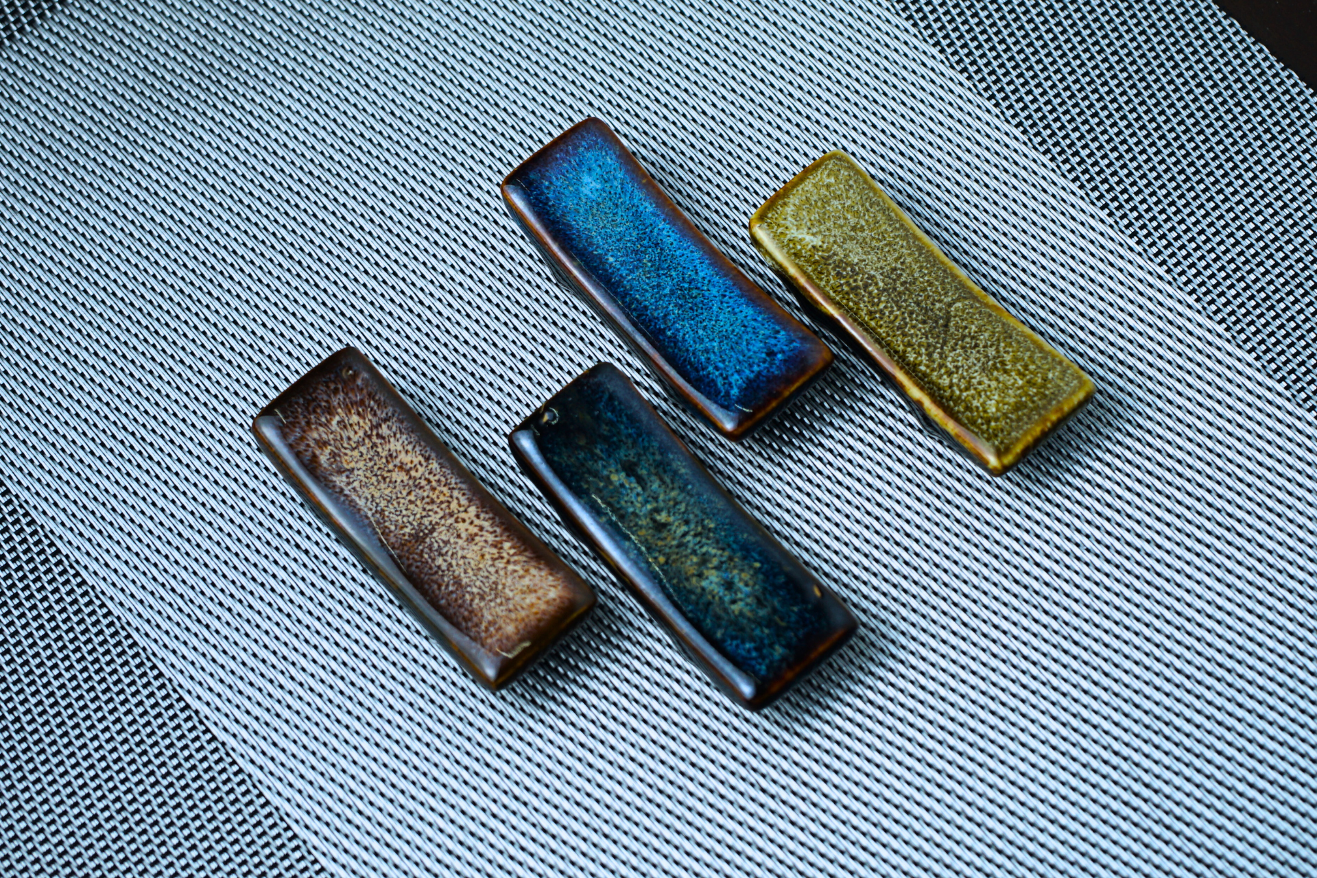 Kệ gác đũa gốm men hỏa biến