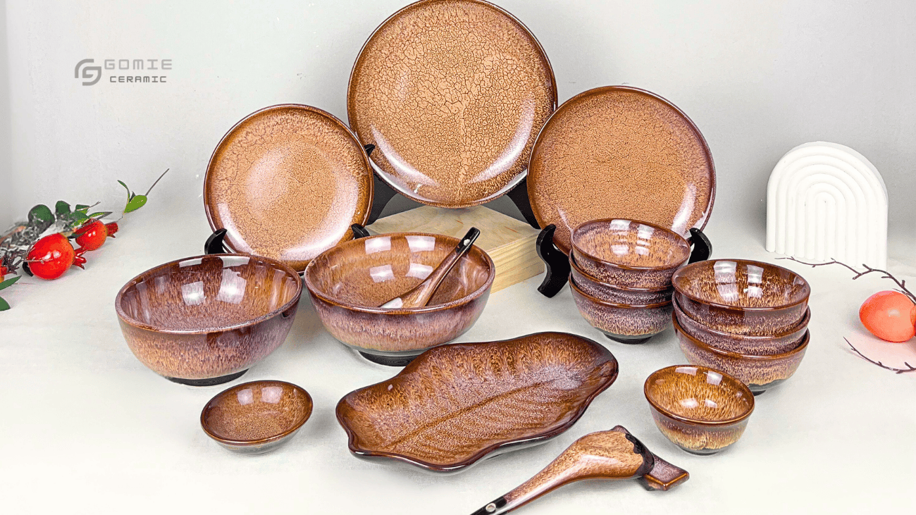 Trang trí mâm cơm Tết với bộ bát đĩa gốm hỏa biến