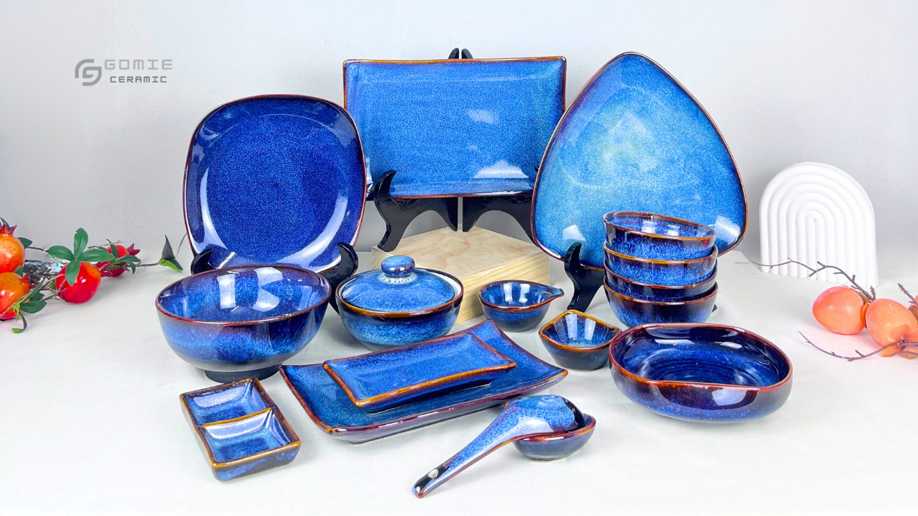 Bộ đồ ăn gốm sứ men hỏa biến xanh sóng biển phù hợp cho trang trí mâm cơm Tết