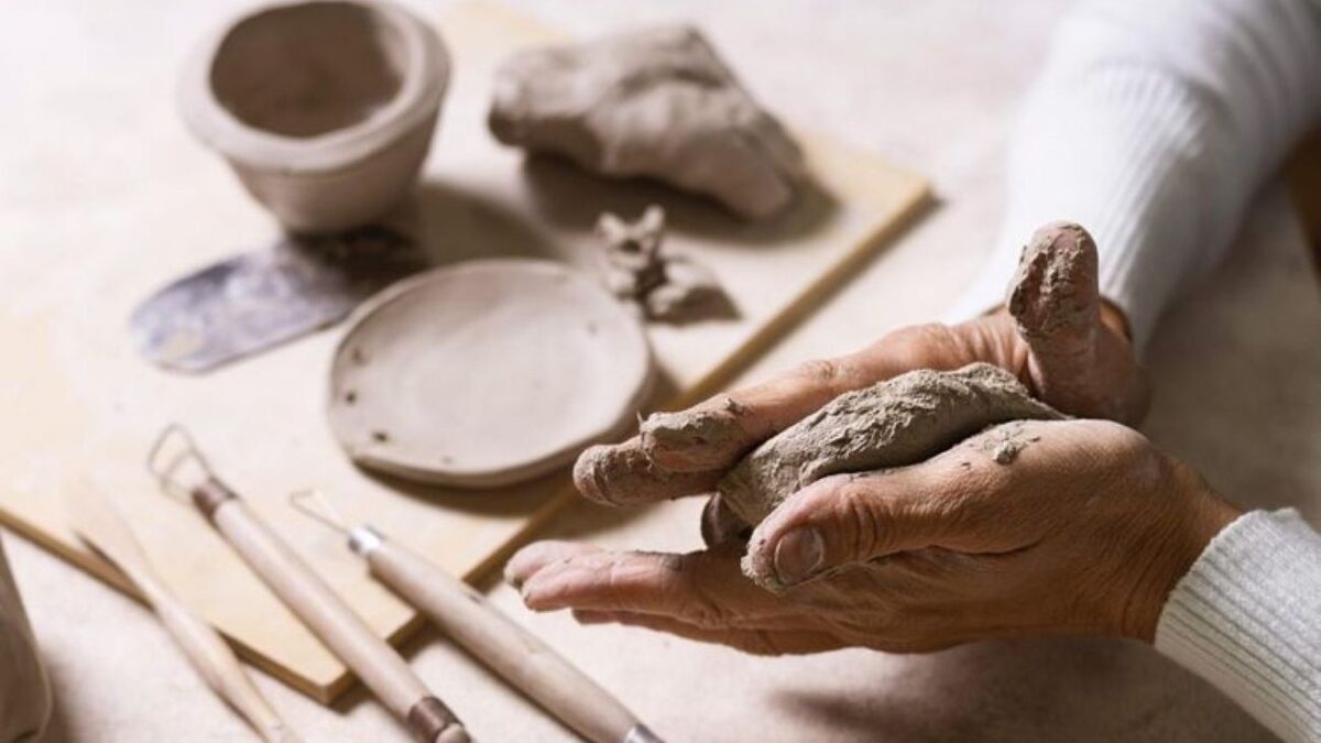 Tạo hình trươc khi thành phẩm gốm dày