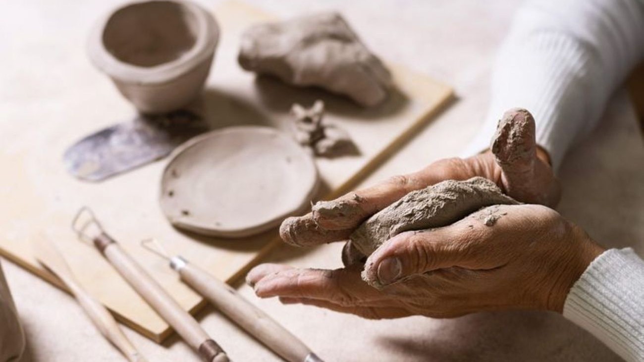 Tạo hình trươc khi thành phẩm gốm dày